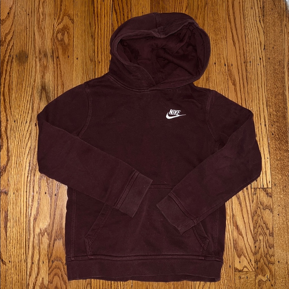 Size: M // Nike Maroon Hoodie